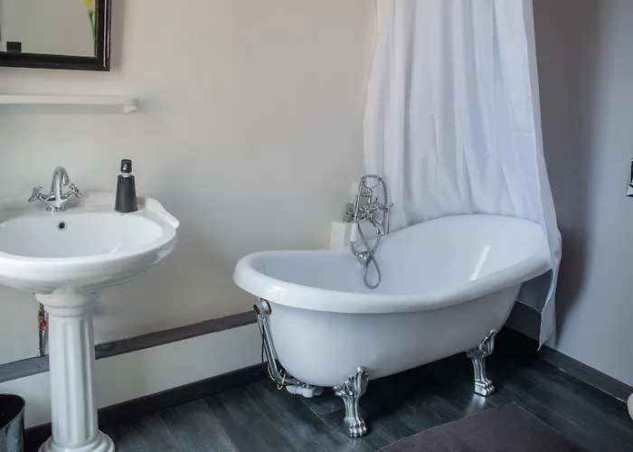 La Fee Maison Bed & Breakfast